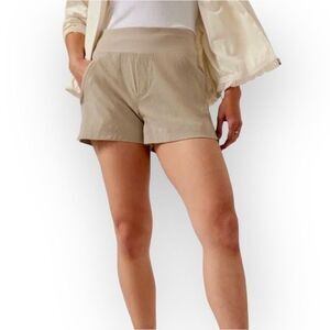 Athleta Trekkie North Short Size 18 Solid Beige Tan Pull On Stretch 3.5" Inseam